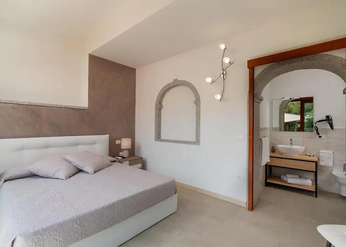 Konukevi Tavolara 4*